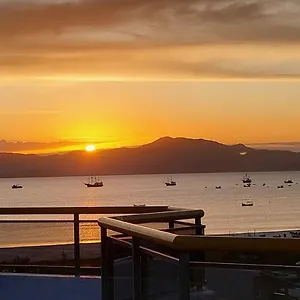 https://apart-hotel-guarapuvu.santa-catarina-brasil.com